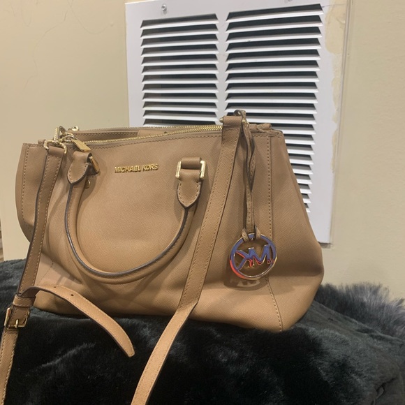 Authentic Michael kors handbag euc - Picture 5 of 8